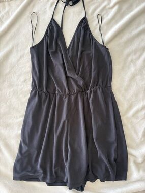 Sienna Sky Heather black romper v-neck strappy shorts sz Large